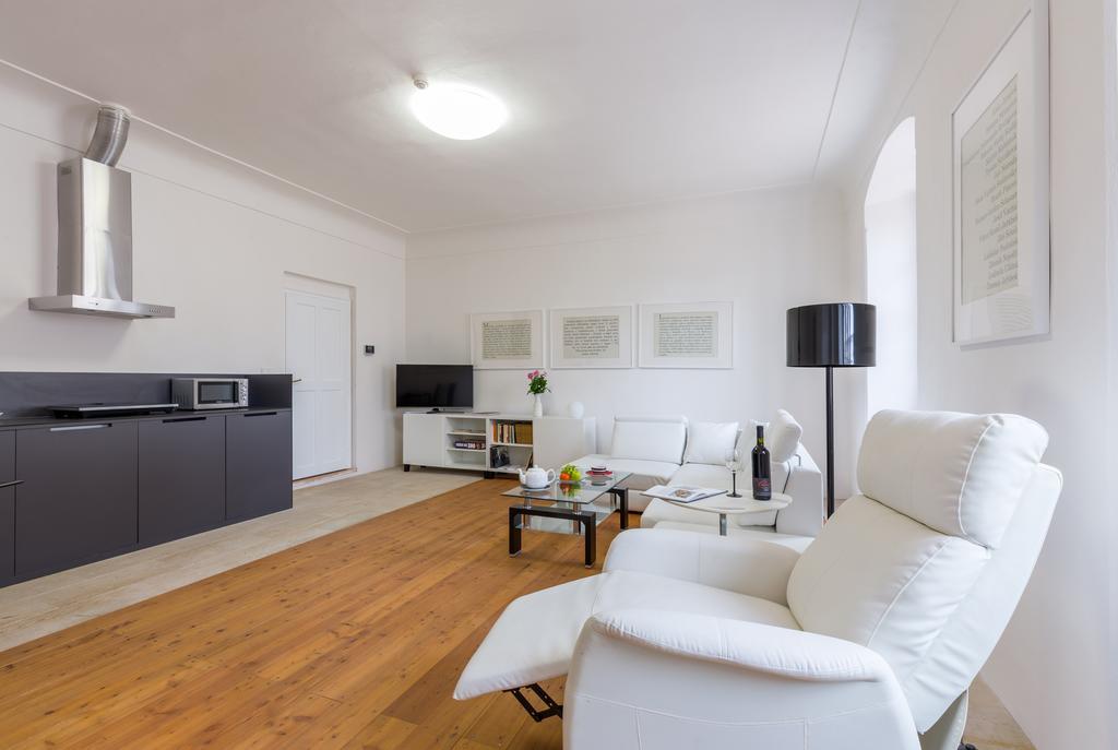 Zamecke Apartmany ลิโตมิเชล ภายนอก รูปภาพ